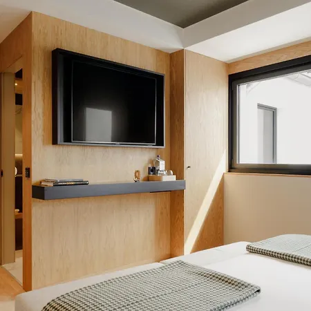 Отель Porto River Soul 4*